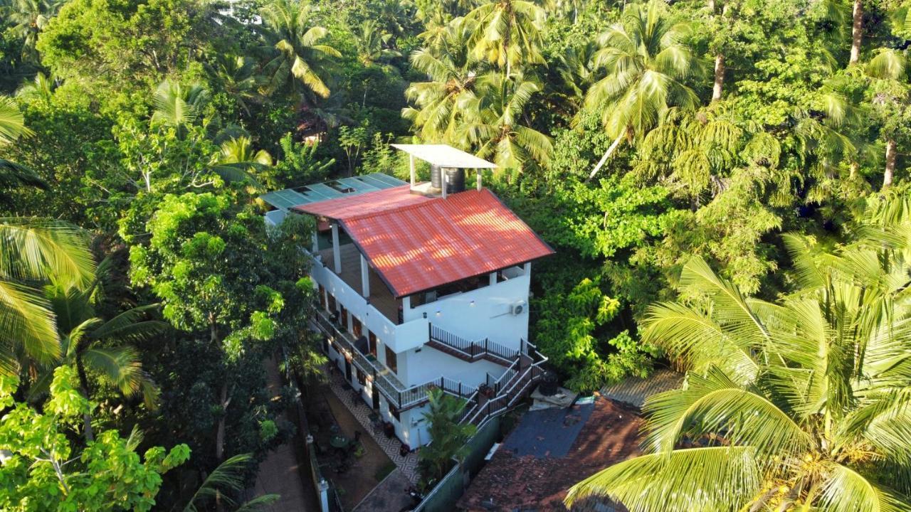 Rainbow Guest House Хиккадува Экстерьер фото