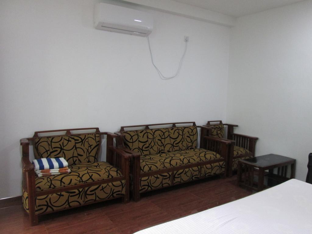 Rainbow Guest House Хиккадува Экстерьер фото