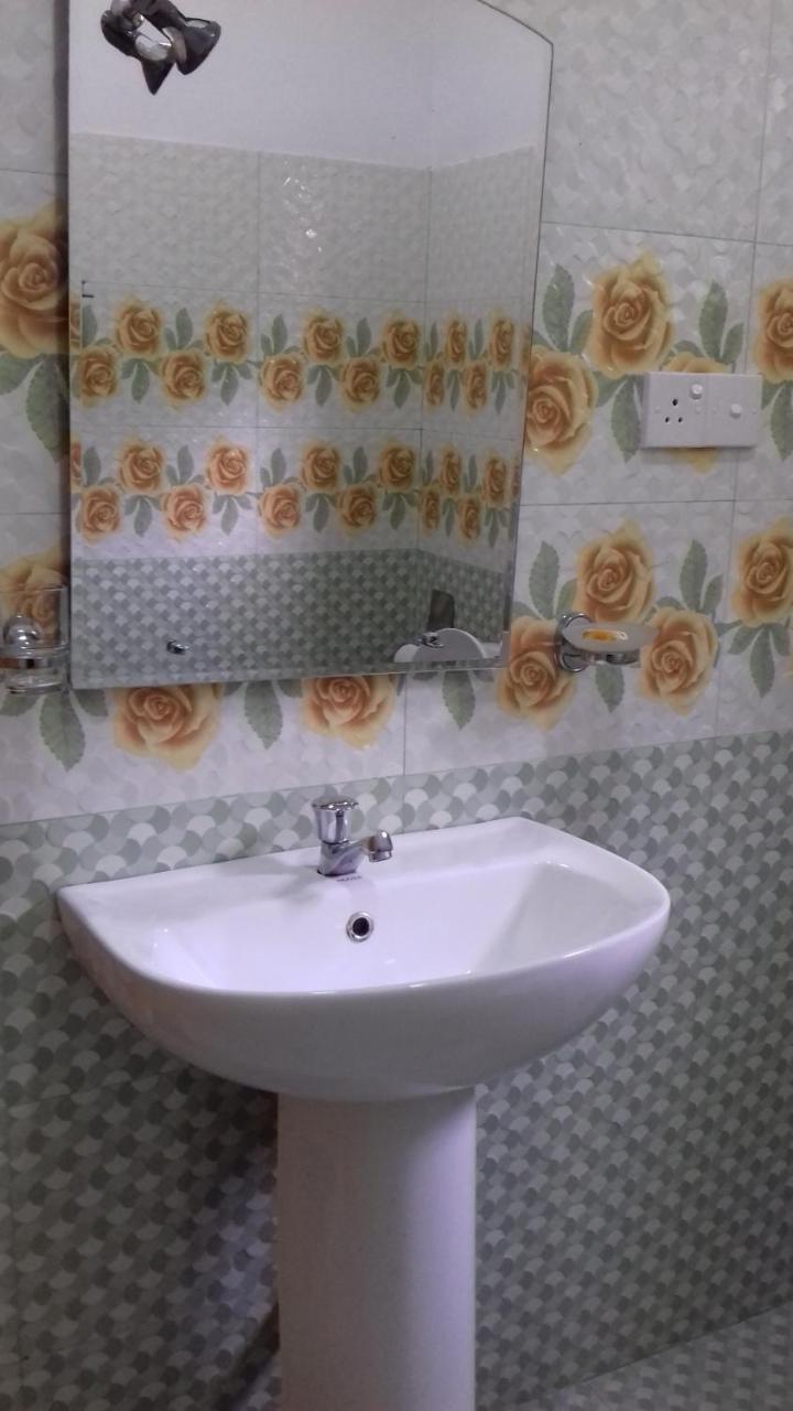 Rainbow Guest House Хиккадува Экстерьер фото