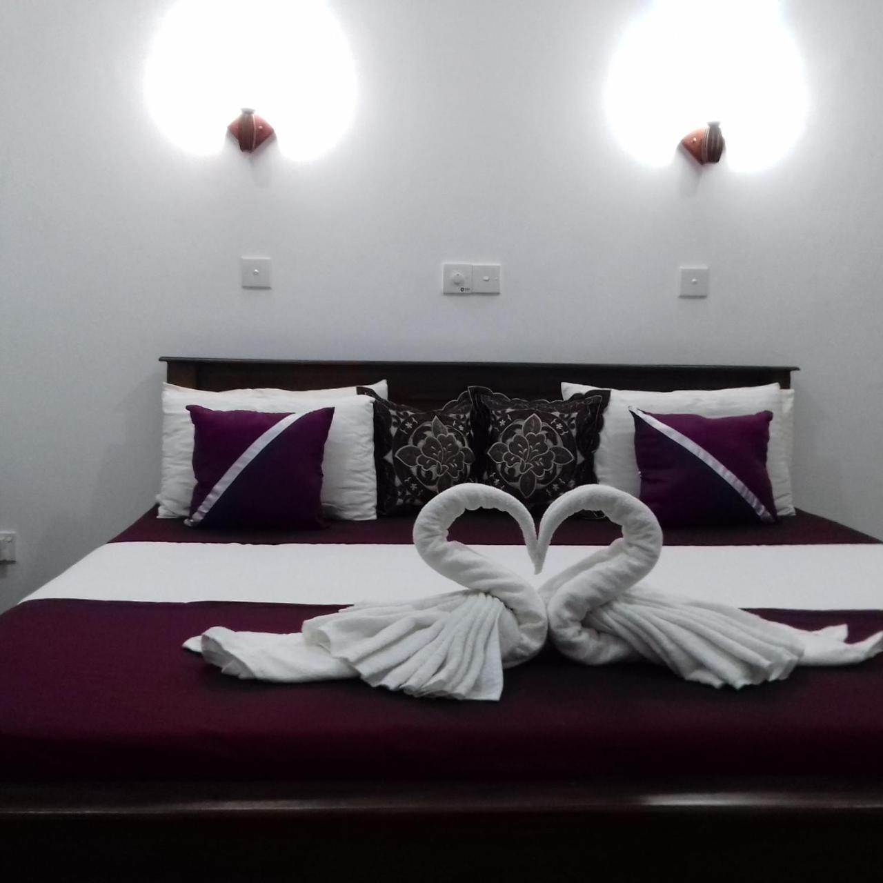 Rainbow Guest House Хиккадува Экстерьер фото