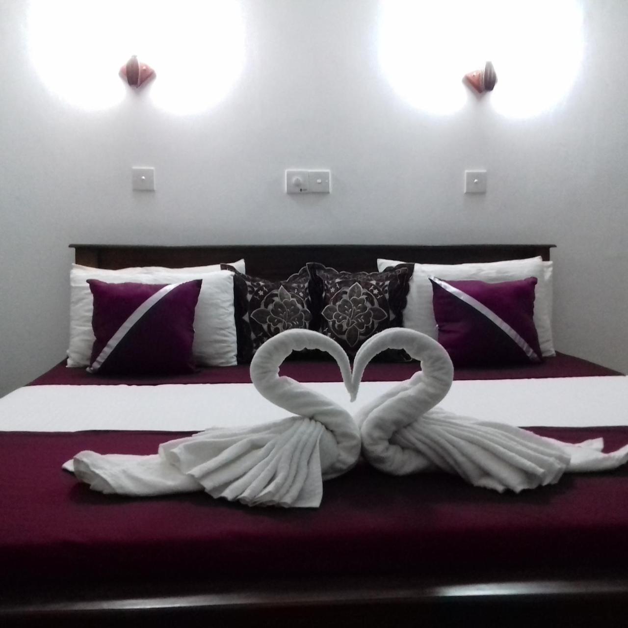 Rainbow Guest House Хиккадува Экстерьер фото