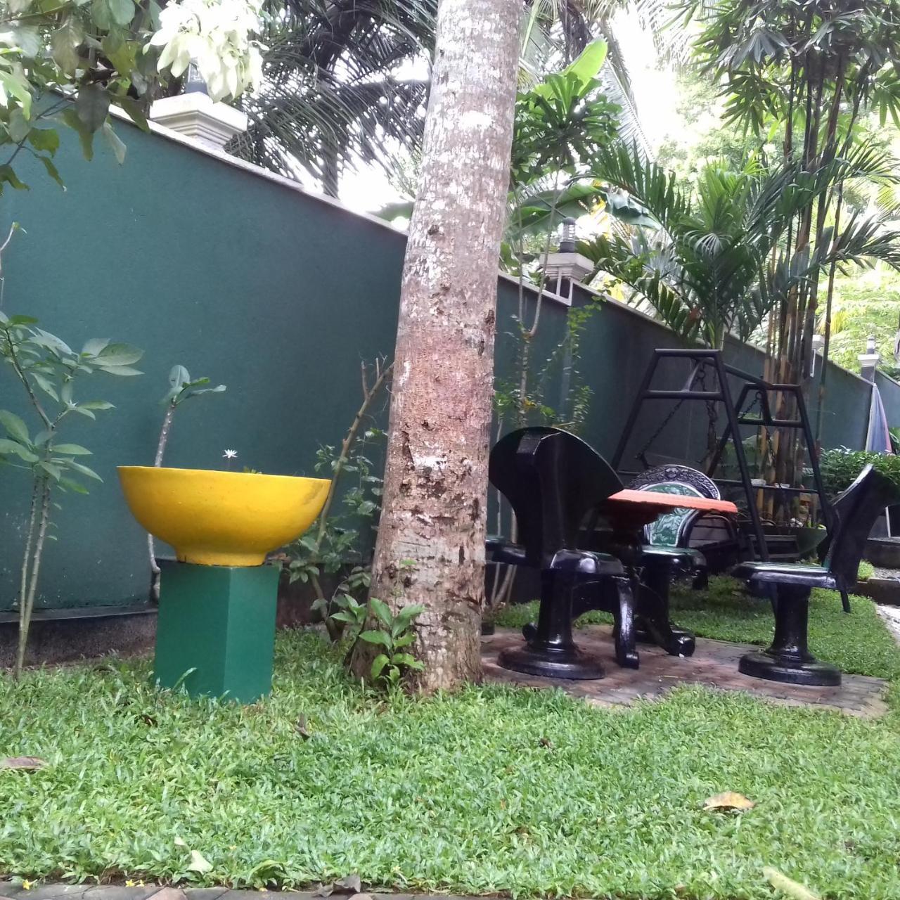 Rainbow Guest House Хиккадува Экстерьер фото